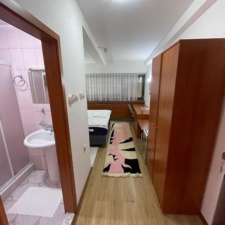 Hotel Square Скоп'є Екстер'єр фото