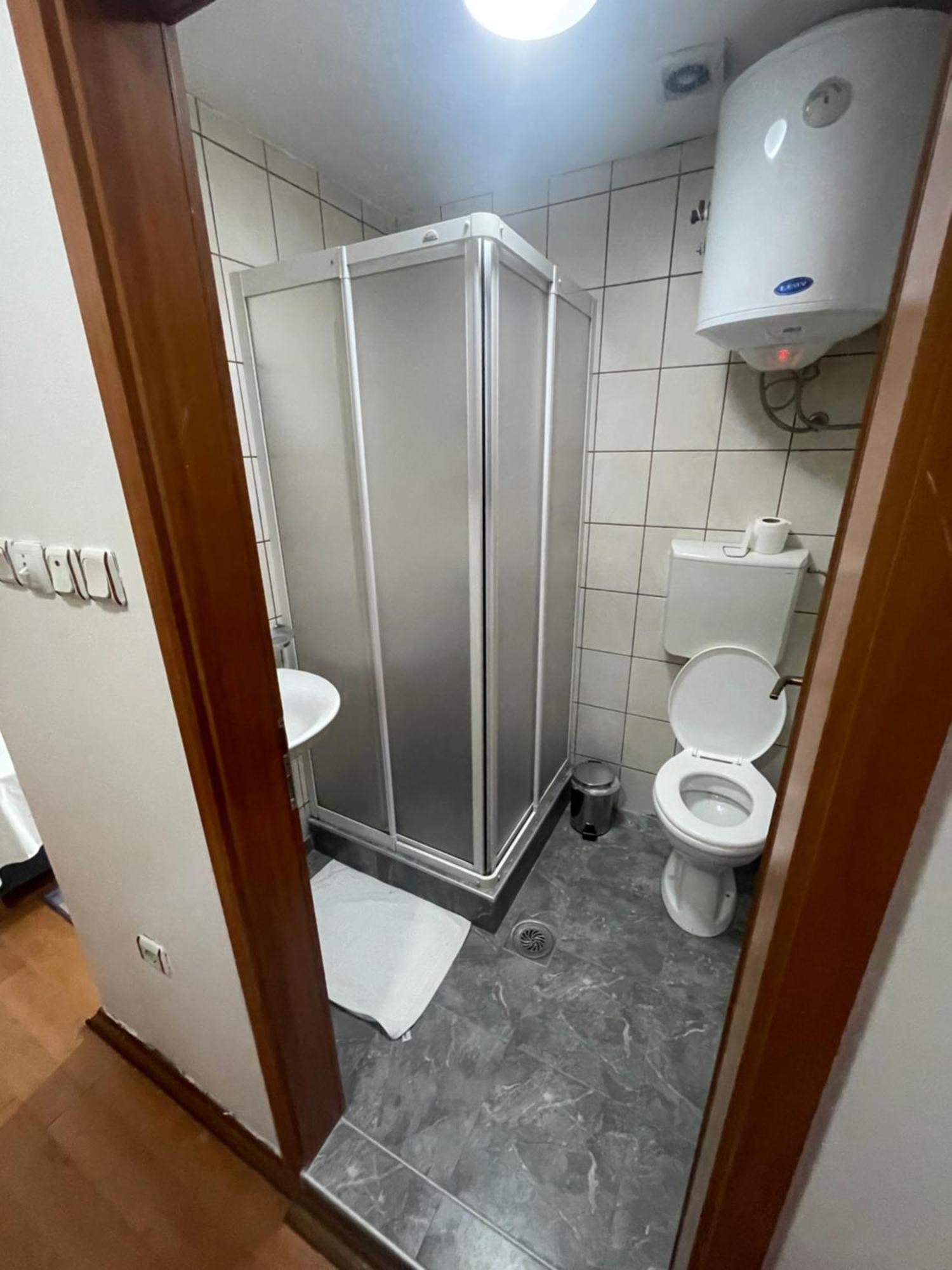 Hotel Square Скоп'є Екстер'єр фото