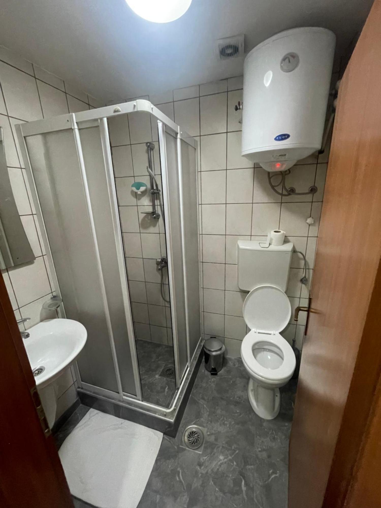 Hotel Square Скоп'є Екстер'єр фото