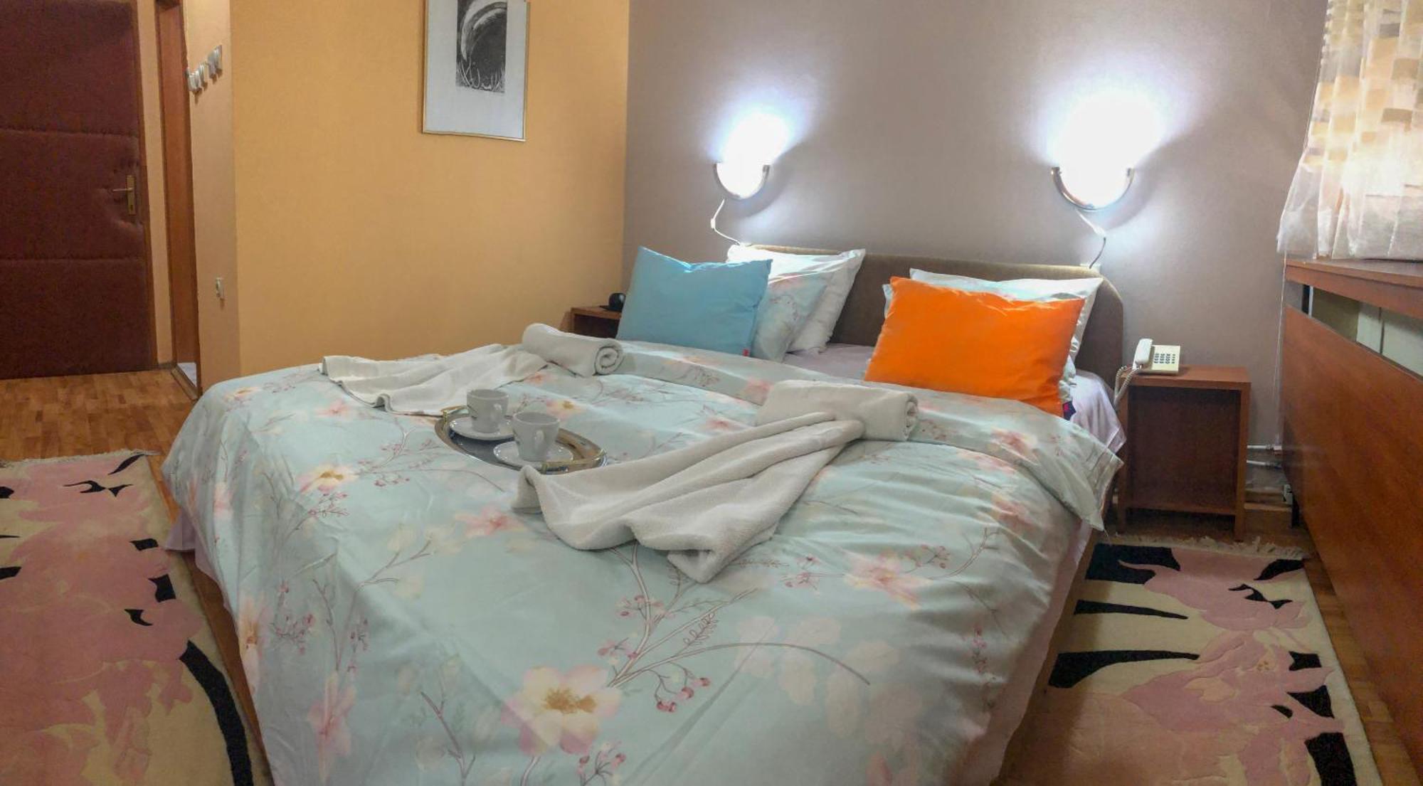 Hotel Square Скоп'є Екстер'єр фото