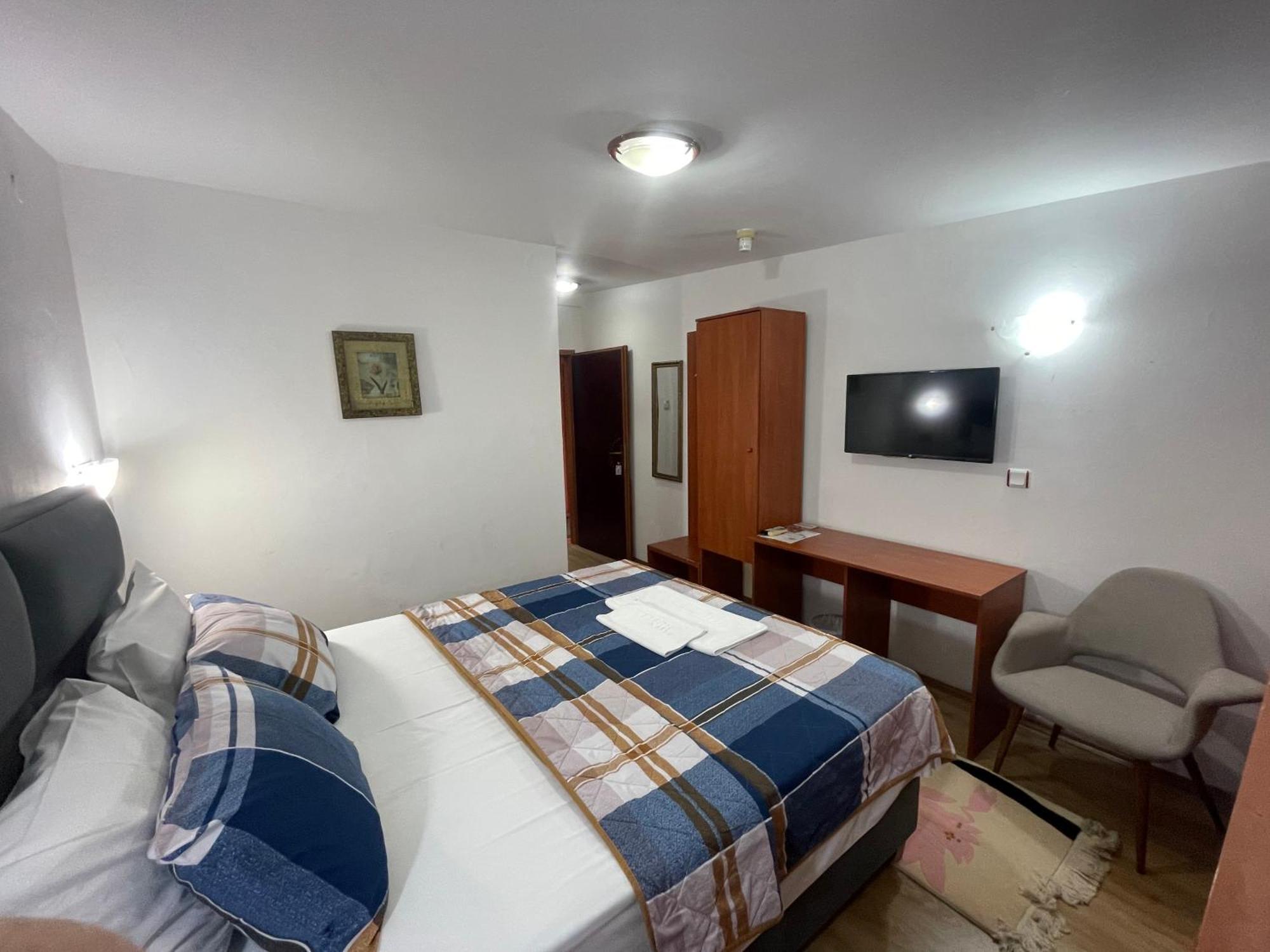 Hotel Square Скоп'є Екстер'єр фото