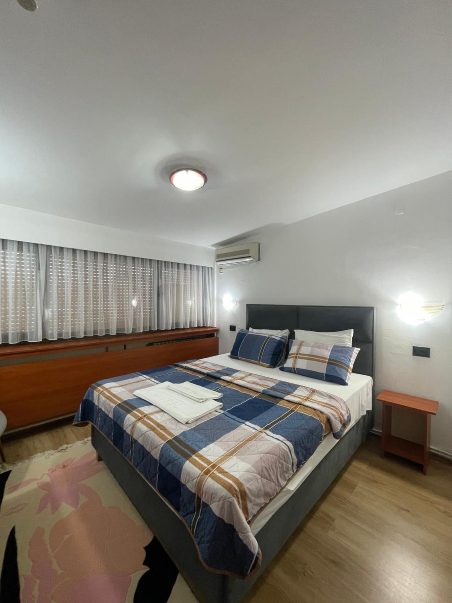 Hotel Square Скоп'є Екстер'єр фото