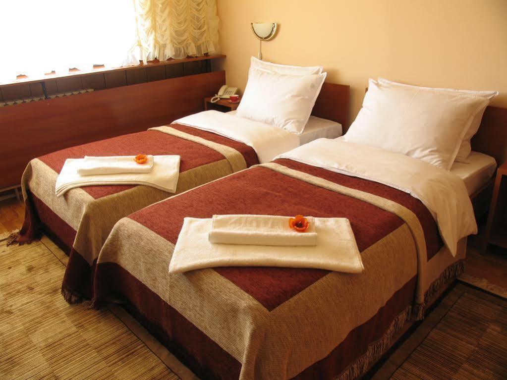 Hotel Square Скоп'є Екстер'єр фото