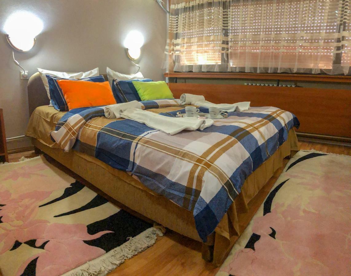 Hotel Square Скоп'є Екстер'єр фото