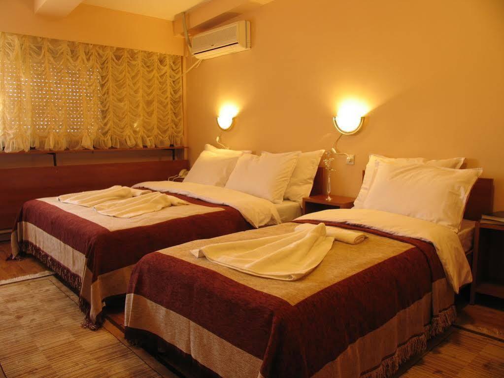 Hotel Square Скоп'є Екстер'єр фото